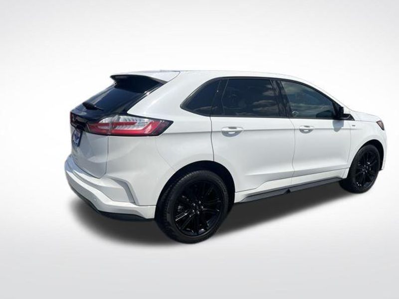 2022 Ford Edge ST Line