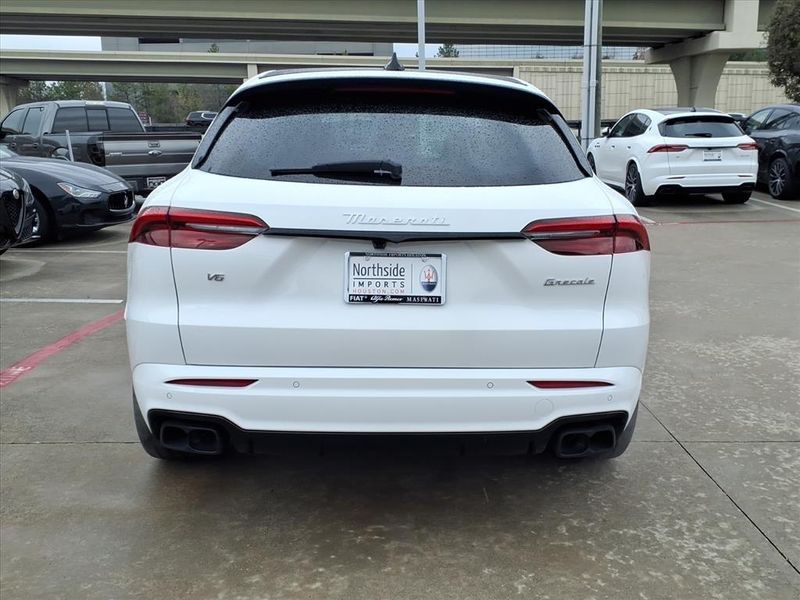 New 2026 Maserati Grecale ModenaImage 8