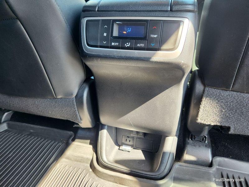 2017 Toyota Highlander SE photo 47