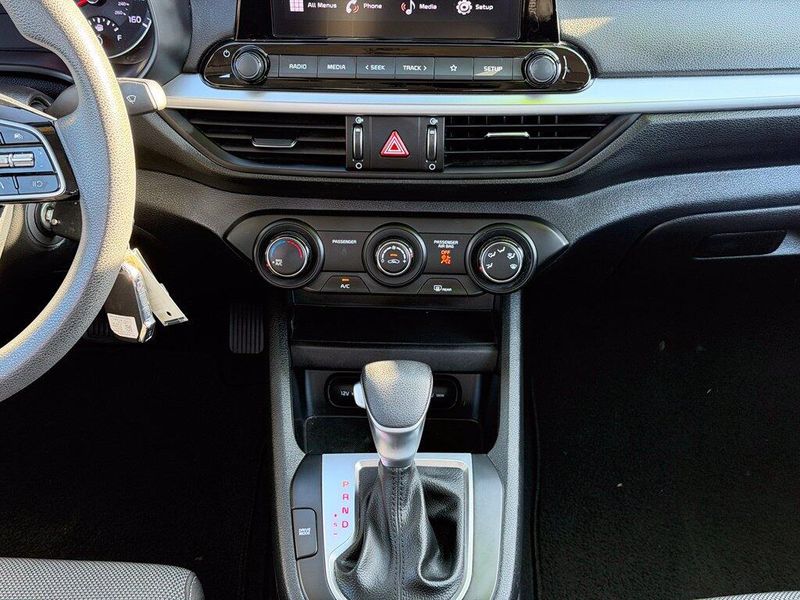 Used 2023 Kia Forte LXSImage 18