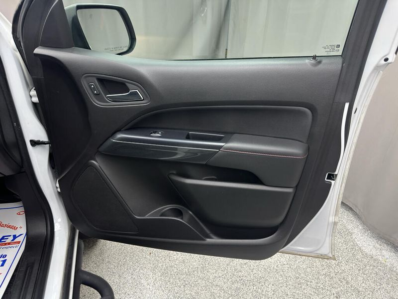 Used 2017 GMC Canyon 4WD SLEImage 15