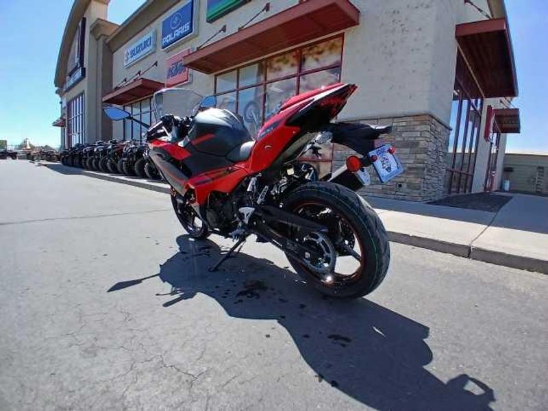2025 Kawasaki NINJA 500 SE ABS 