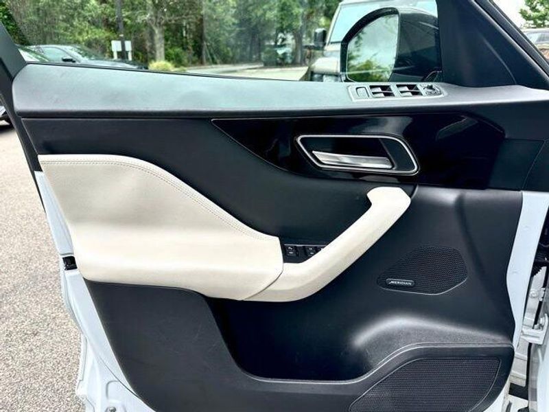 2017 Jaguar F-PACE 35t R-Sport