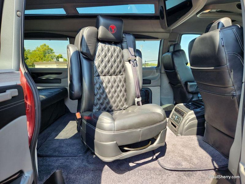 2024 Chevrolet Express Cargo 2500 photo 2