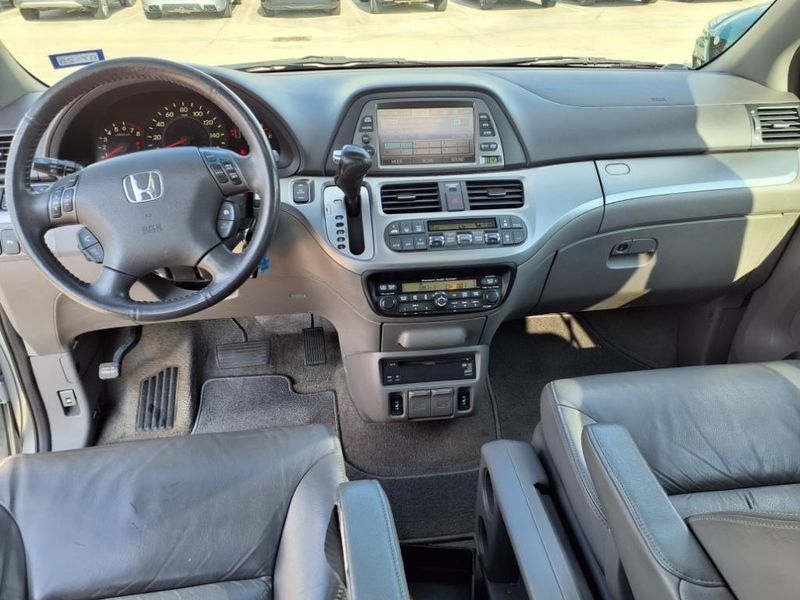 2010 Honda Odyssey TouringImage 4