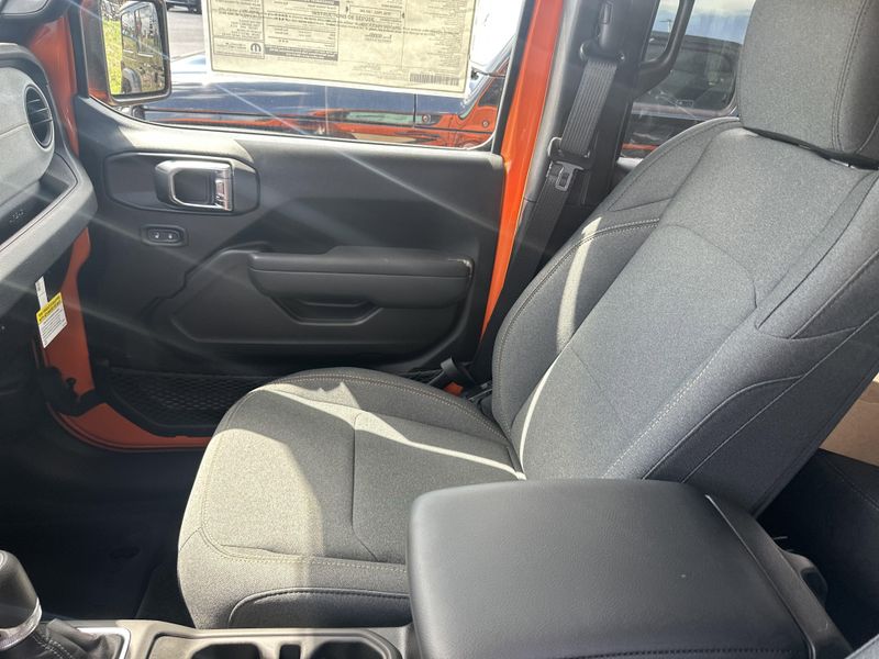 2025 Jeep Wrangler 4-door Sport SImage 25