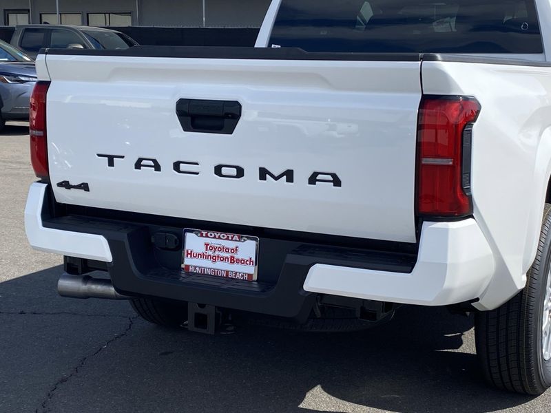 2025 Toyota Tacoma SR5Image 4