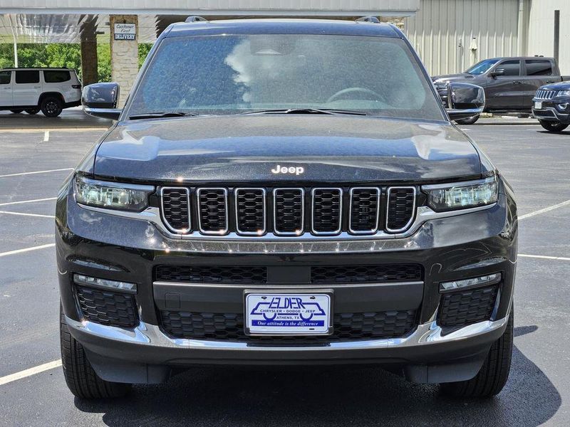 2025 Jeep Grand Cherokee L Limited 4x4Image 2