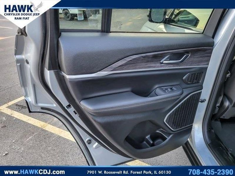 2022 Jeep Grand Cherokee Limited photo 21