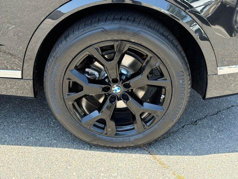 Used 2024 BMW X7 xDrive40iImage 14