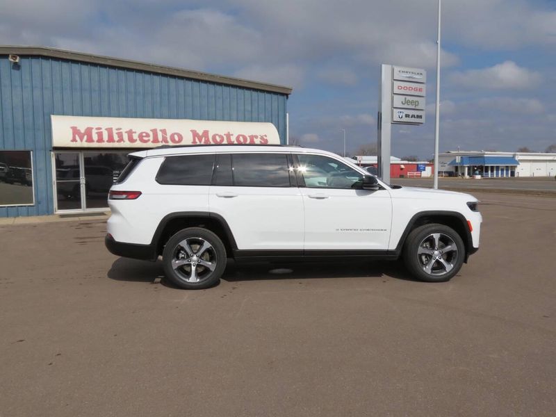 New 2026 Jeep Grand Cherokee L Limited 4x4Image 7