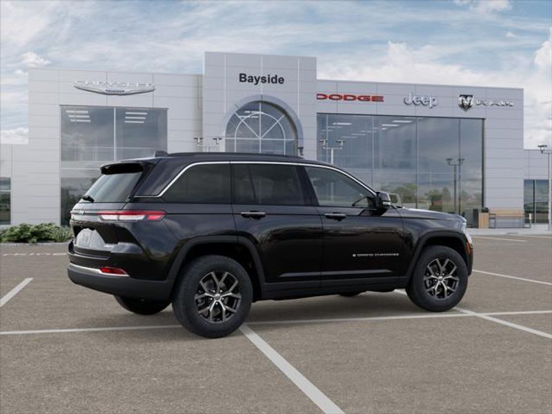 2025 Jeep Grand Cherokee Limited photo 4
