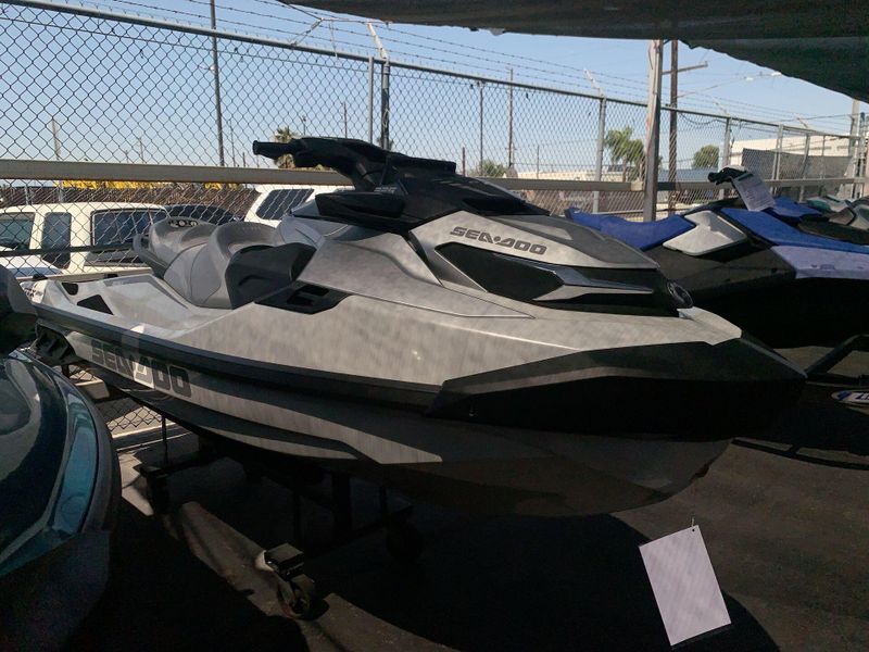 New 2025 Sea-Doo GTX LIMITED 325 (SOUND SYSTEM) Image 2