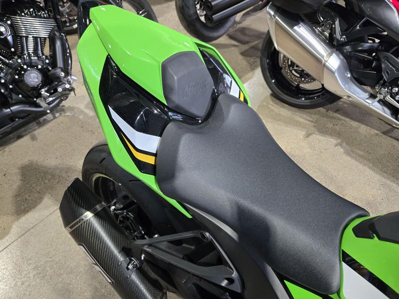 USED 2025 KAWASAKI NINJA ZX10R ABS KRT EDITION Image 16