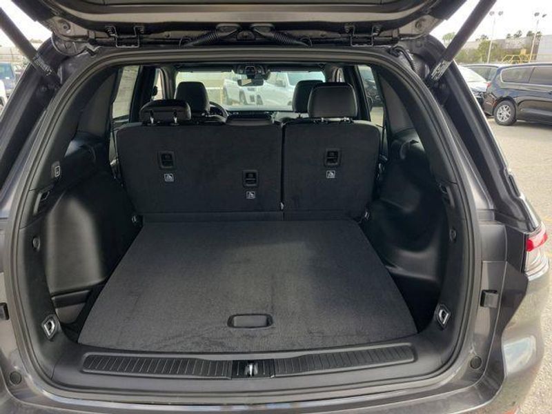 New 2026 Jeep Grand Cherokee Laredo
