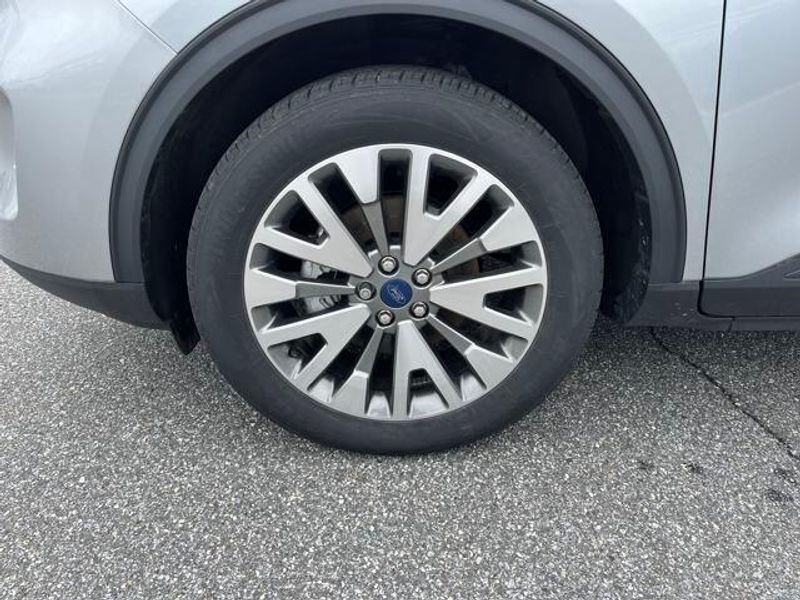 2022 Ford Escape Titanium