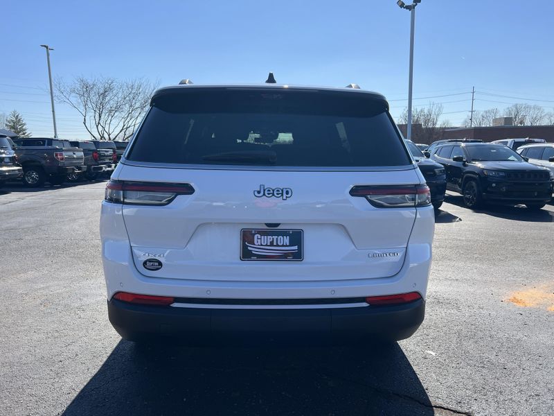 New 2026 Jeep Grand Cherokee L Limited 4x4Image 8