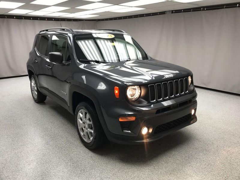 Used 2023 Jeep Renegade LatitudeImage 5