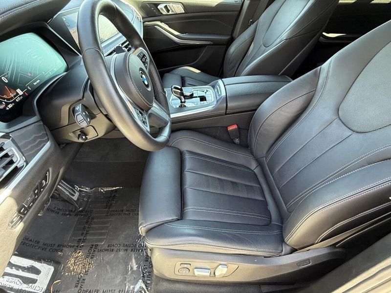 2022 BMW X7 xDrive40iImage 21