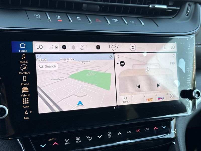 New 2026 Jeep Grand Cherokee Laredo Altitude 4x2