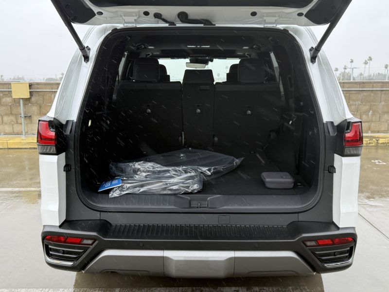 New 2026 Lexus LX 600 LuxuryImage 13