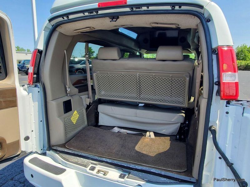 2020 GMC Savana Cargo Image 18