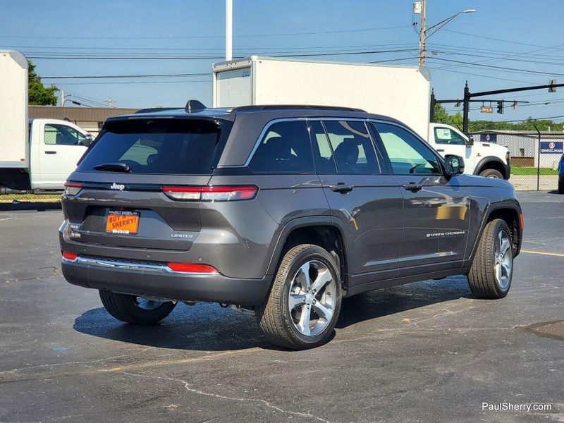 New 2025 Jeep Grand Cherokee Limited 4x4Image 15