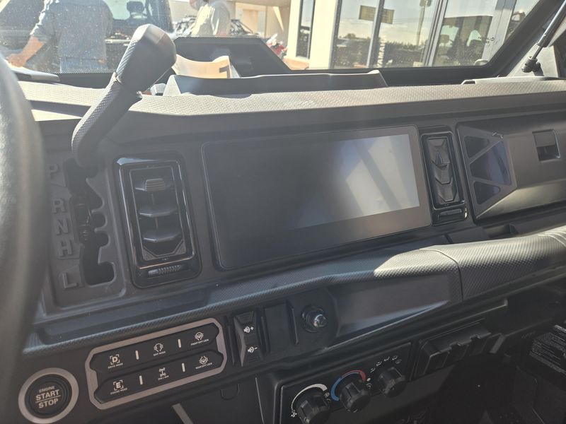 NEW 2026 CAN-AM DEFENDER MAX LIMITED CAB HD11 Image 21