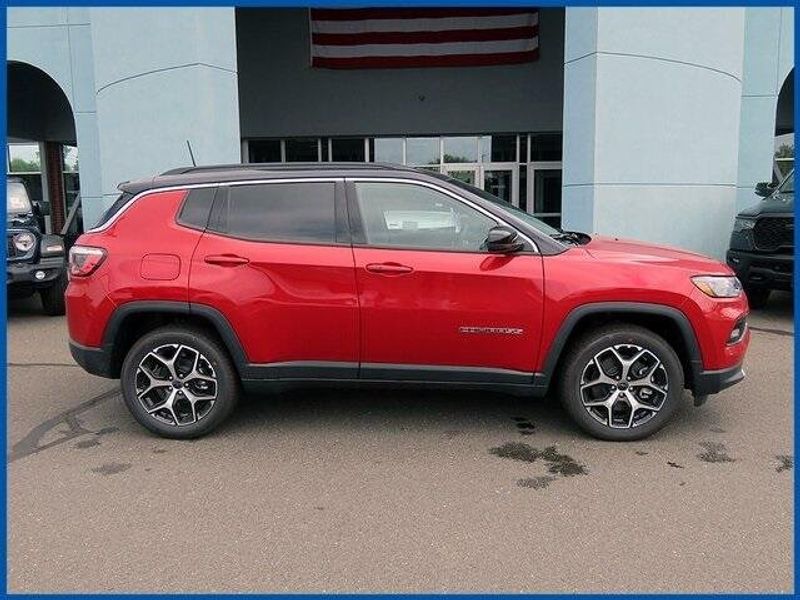 2025 Jeep Compass LimitedImage 2