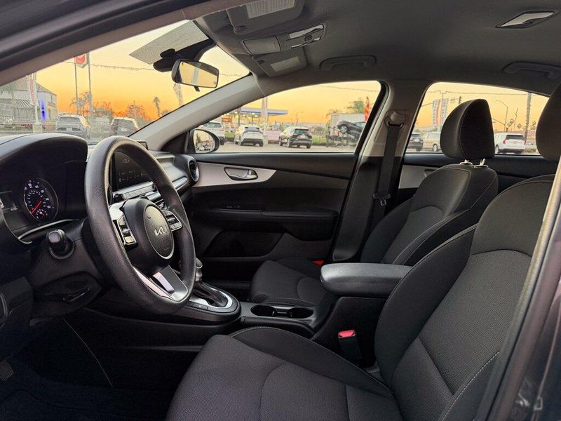 Used 2024 Kia Forte LXSImage 11