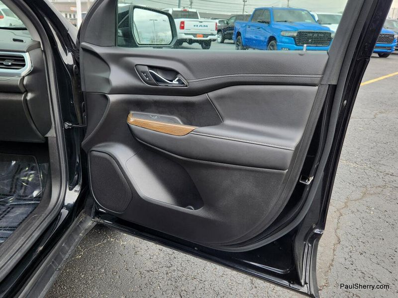 Used 2023 GMC Acadia SLE