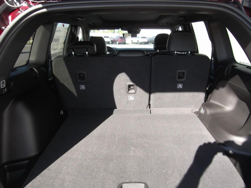 2025 Jeep Grand Cherokee Limited photo 7