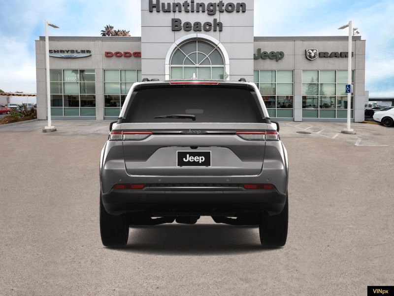 2025 Jeep Grand Cherokee Altitude X 4x2Image 6