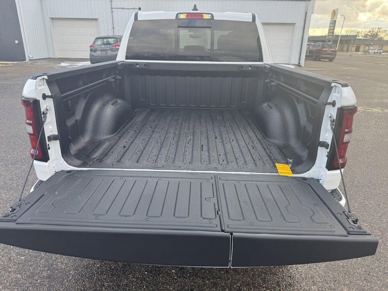 2025 RAM 1500 LaramieImage 9