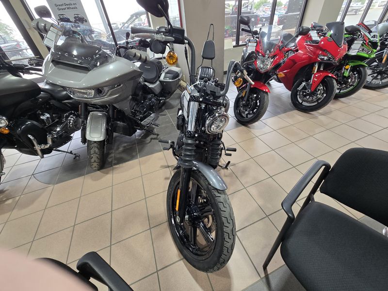 2022 HARLEY SOFTAIL STREET BOB 114 Image 5