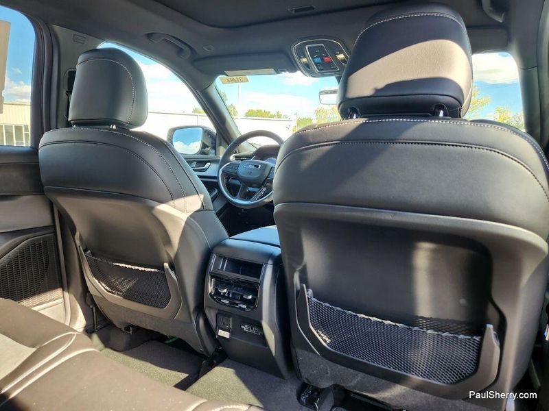 New 2025 Jeep Grand Cherokee Altitude X 4x4