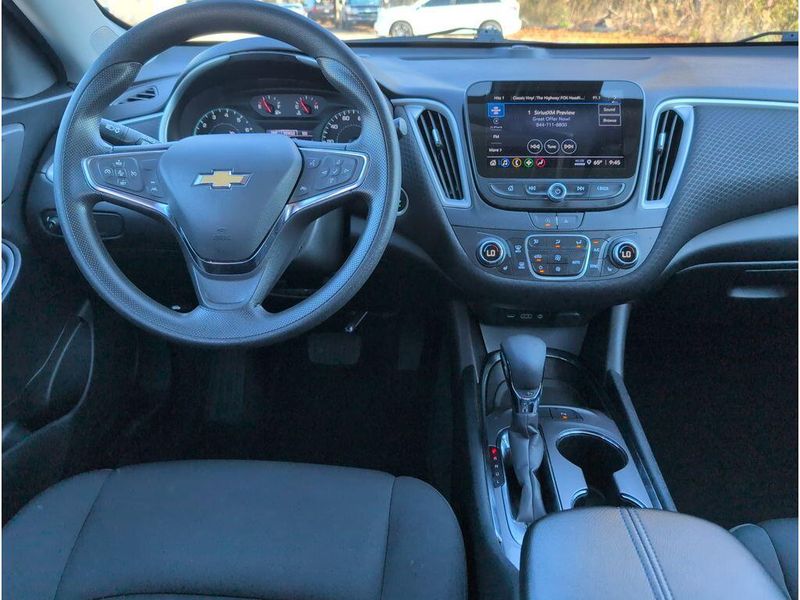 Used 2024 Chevrolet Malibu LTImage 32