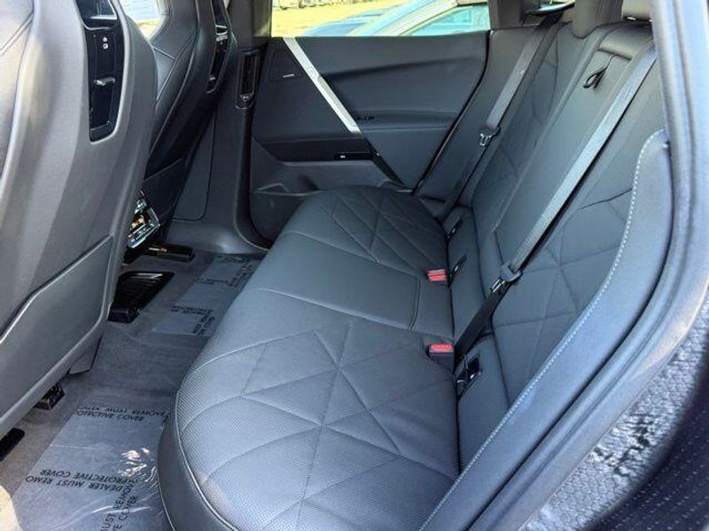 Used 2026 BMW iX xDrive60Image 33