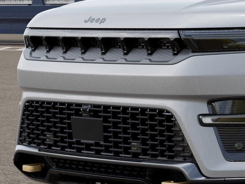 2026 Jeep Grand Wagoneer 85th Anniversary Edition 4x4Image 11