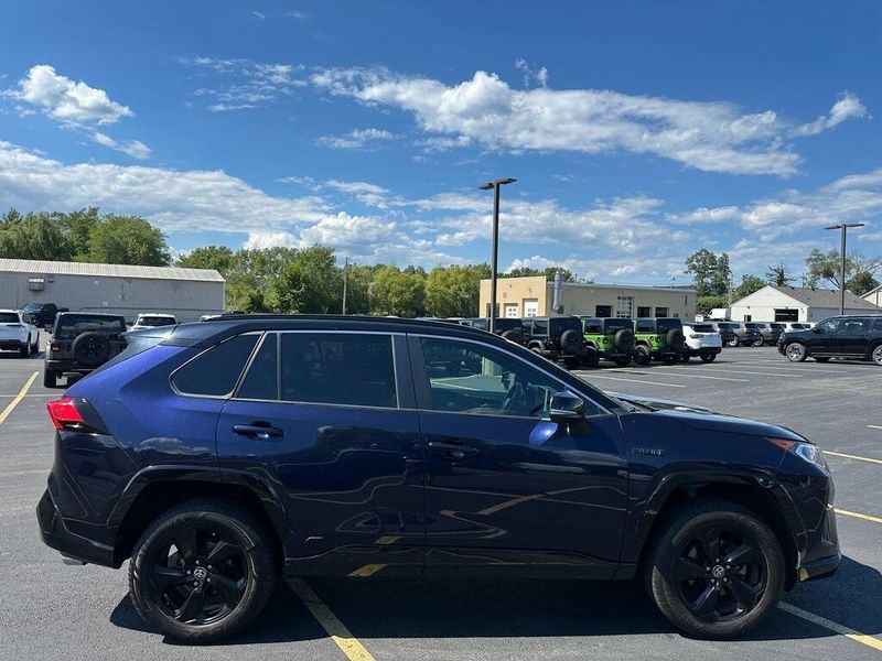 2021 Toyota RAV4 XSE photo 5