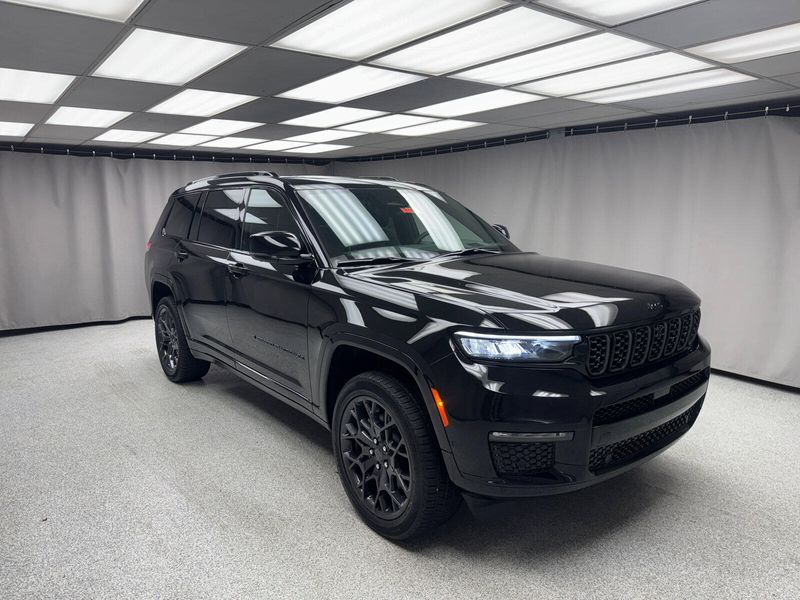 2025 Jeep Grand Cherokee L Summit Reserve 4x4Image 4