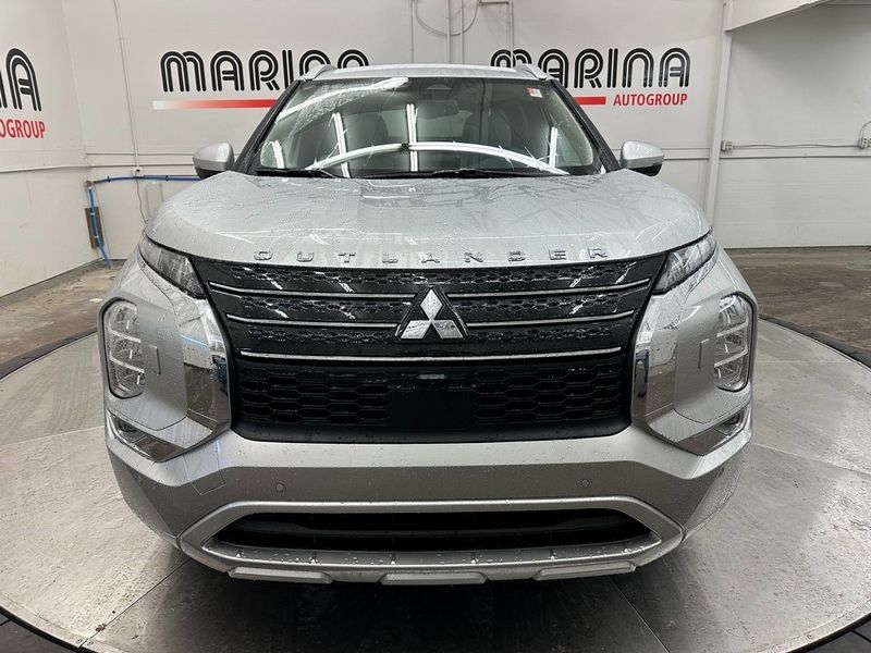 2024 Mitsubishi Outlander SEL in a Alloy Silver Metallic exterior color and 08ainterior. Marina Auto Group (855) 564-8688 marinaautogroup.com 