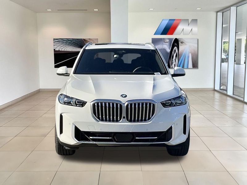 2025 BMW X5 xDrive50eImage 4