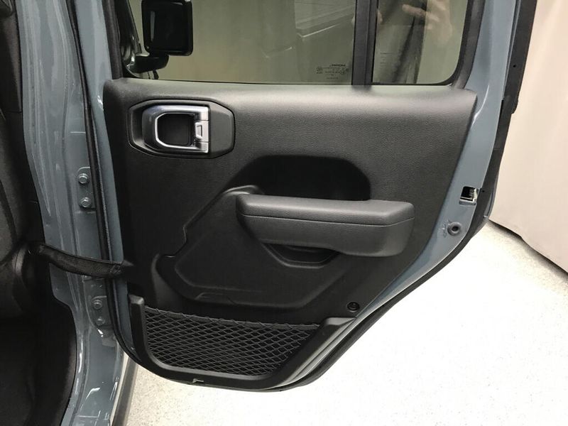 Used 2024 Jeep Gladiator NighthawkImage 13