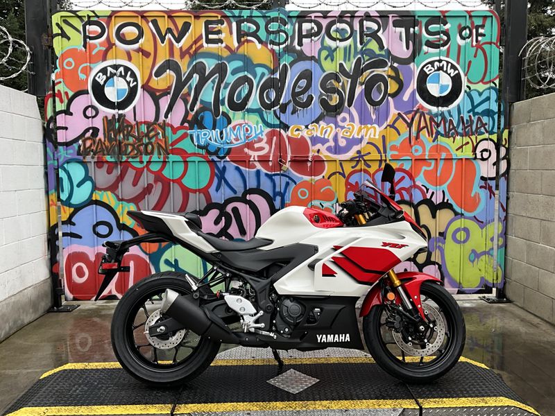 New 2026 Yamaha YZF-R3 ABS 70th Anniversary Edition Image 4