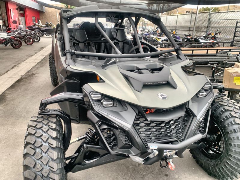 New 2026 Can-Am MAVERICK R MAX X RC WITH SMART-SHOX 999T DCT Image 13