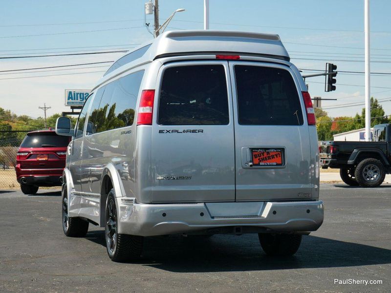 2023 Chevrolet Express 2500 Cargo photo 9