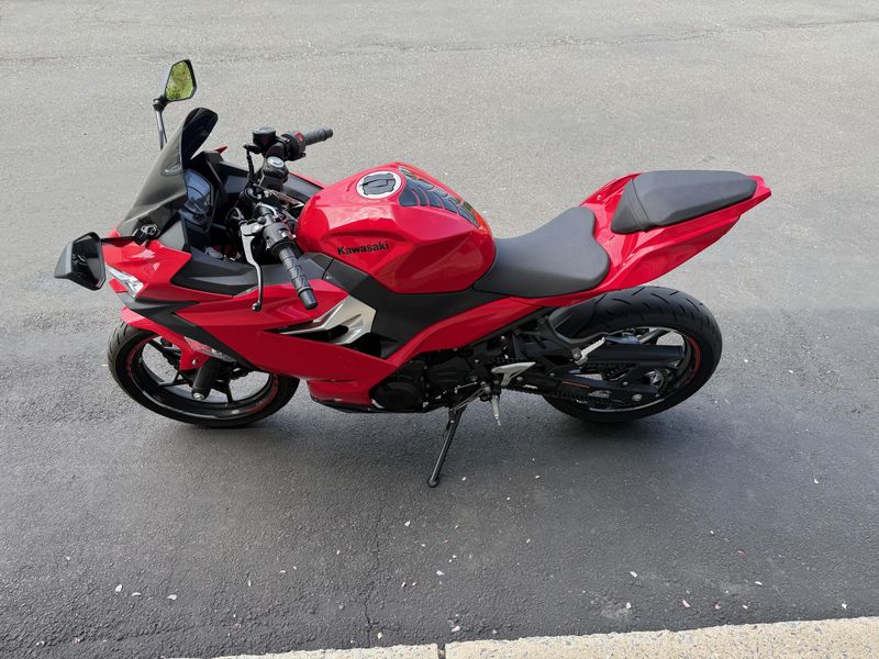 2021 Kawasaki Ninja 400 EX400GMImage 2