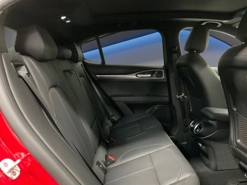 New 2025 Alfa Romeo Stelvio AwdImage 12