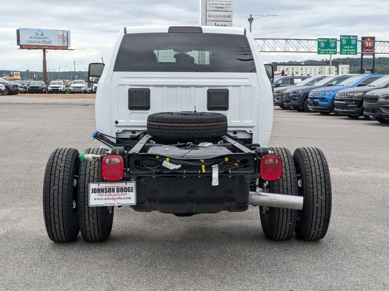 2024 RAM 3500 Tradesman Crew Cab Chassis 4x4 60